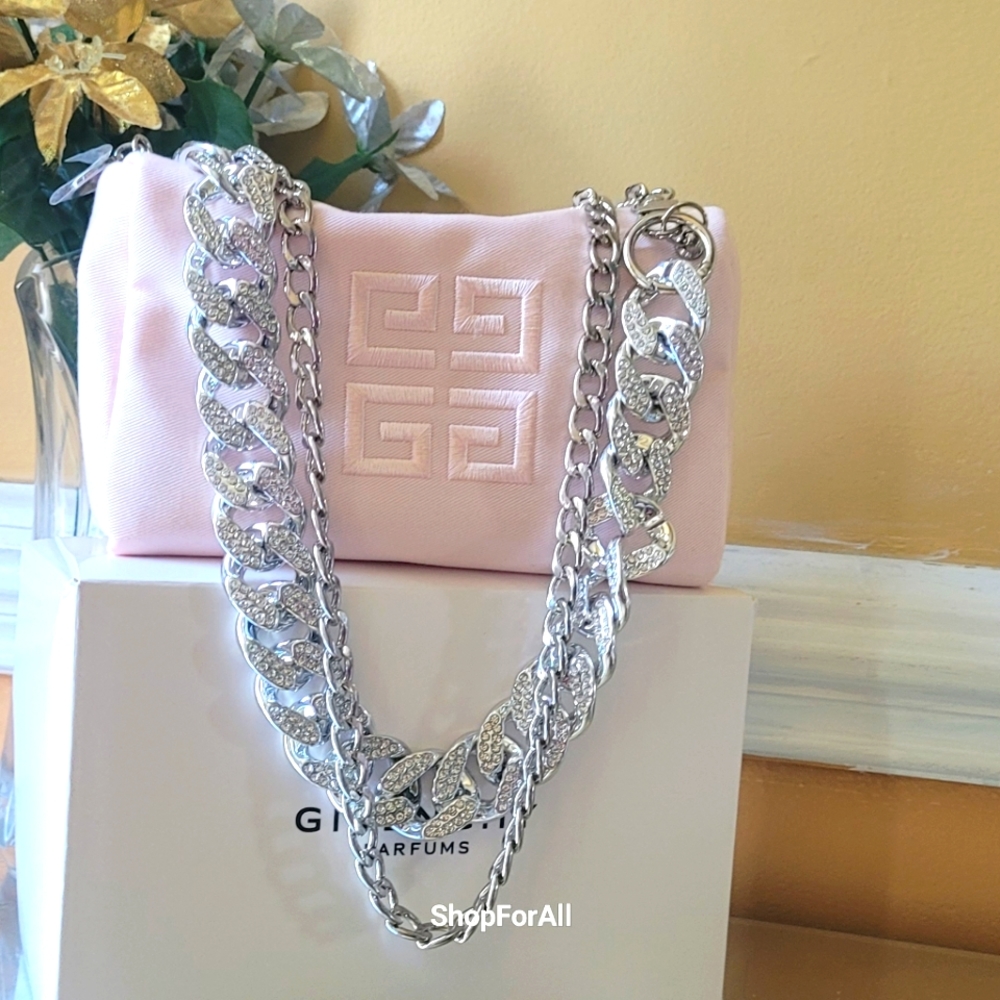 Givenchy - Picture 8 of 13